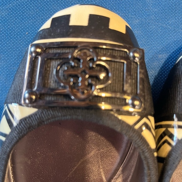 Isola black white ballet flat shoe 6.5 - Picture 3 of 6